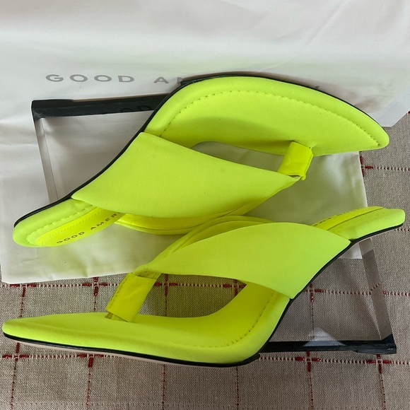 Good American Chartreuse Wedge Sandals Pointed Toe Clear Wedge Heel Neon Sz 8.5 - Picture 7 of 8